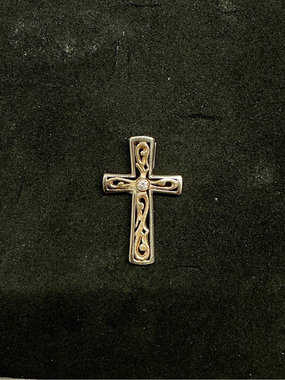 Na Hoku Cross Pendant 14K Gold With Sterling Silver | Diamond